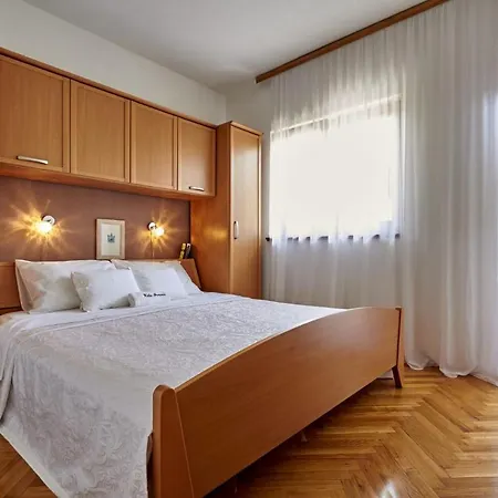 Sleeps 8 Pool Air Con Wifi Villa Split